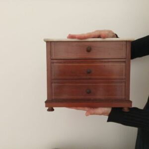 Miniatur-Kommode (Commode de maîtrise) - Louis Philippe - Holz, Marmor - Ende des 19. Jahrhunderts