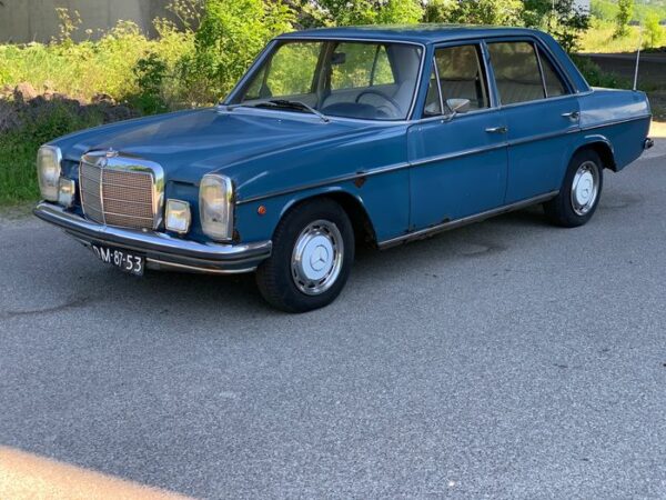 Mercedes-Benz - W115 220 Automatic - 1969