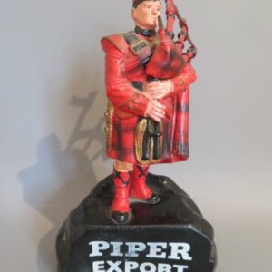 100 Pipers scotch, Piper Export - Werbefigur (1) - Latex