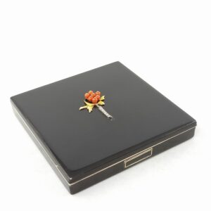 Puderdose, Cartier kompakt - .800 Silber, Lack - Gold - Diamanten - Koralle - Cartier - Frankreich - Ende des 20. Jahrhunderts