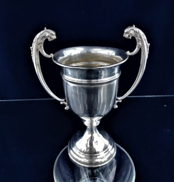 Tasse, Fantastische Tasse mit Panther verziert - .800 Silber - Mappin & Webb - London - Anfang des 20. Jahrhunderts