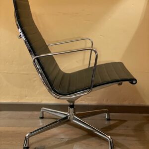 Charles Eames, Ray Eames - Vitra - Sessel - EA116