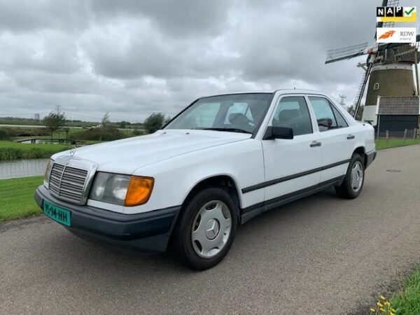 Mercedes-Benz - 300 D - 1986