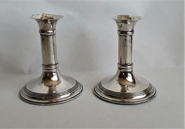 Antikes Set aus silbernen Kerzenleuchtern. Die Niederlande (2) - .835 Silber - Niederlande - Anfang des 20. Jahrhunderts