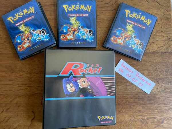 Wizards of The Coast - Pokémon - Komplettes Album THE Pokemón WOTC collection (5 complete sets + booster) - 1995