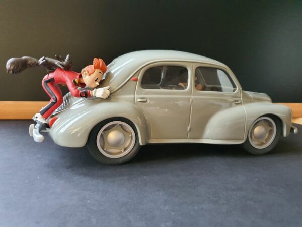 Spirou et Fantasio - Voiture Aroutcheff Réf. ARS03 - Renault 4CV - Spirou et Zantafio - La mauvaise tête - (1999)