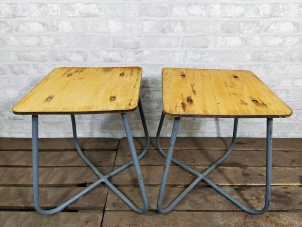 Hocker (2) - Holz, Stahl