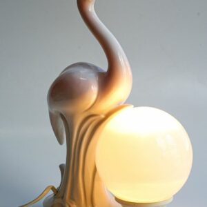 Tischlampe, Dekorative Tischlampe mit einem geformten Flamingo