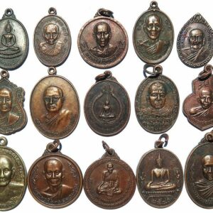 Amulette aus Klöstern in Thailand: berühmte Mönche, Buddhas (15) - Kupfer, Messing - Thailand - Ende des 20. Jahrhunderts