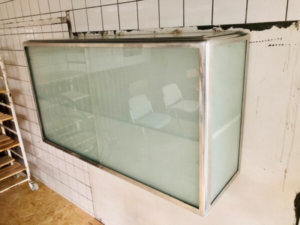 Schrank (1) - Industrial - Aluminium, Glas