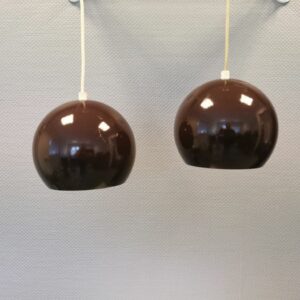 Unknown - Deckenlampe, Ein Paar "Kugellampen" in schokoladenbrauner Lackierung - "Ball"