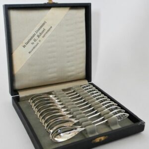 12x Silberlöffel im Originaletui - .833 Silber - Zaanlandse Zilversmederij - Niederlande - Zweite Hälfte des 20. Jahrhunderts