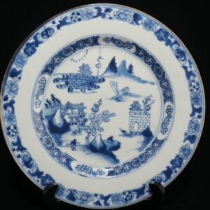 Blau-weißer Teller 'Pagode in Flusslandschaft' - Porzellan - China - Qianlong (1736-1795)
