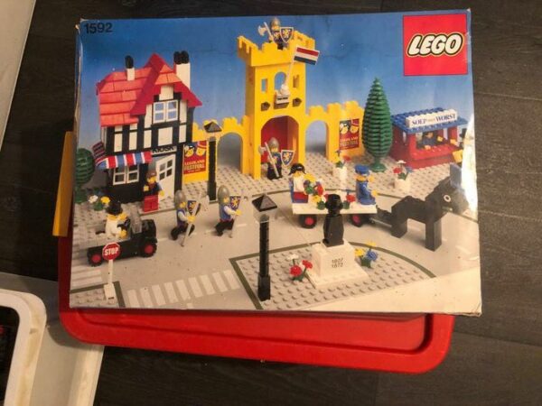 LEGO - Legoland - 1592 - Stadtplatz Town square city - 1980-1989 - Dänemark