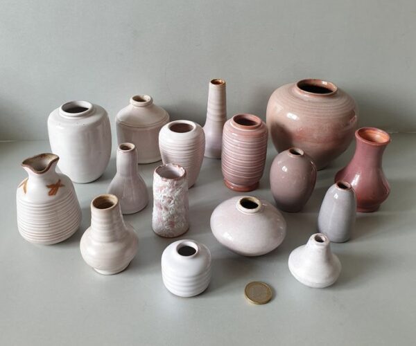 Sammlung von 16 Vintage Vasen