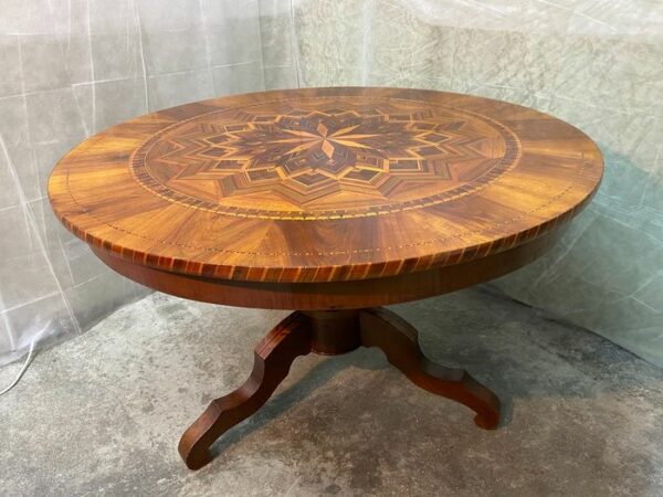 Großer fantastischer runder eingelegter Sorrento Tisch - Louis Philippe Stil - Massive Walnuss-Inlays aus Obstholz - Ende des 19. Jahrhunderts
