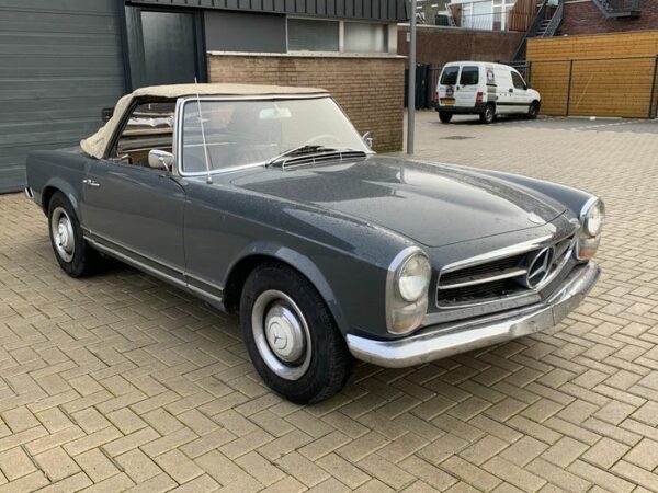 Mercedes-Benz - 230 SL- First Serie- W113- Manual - 1964