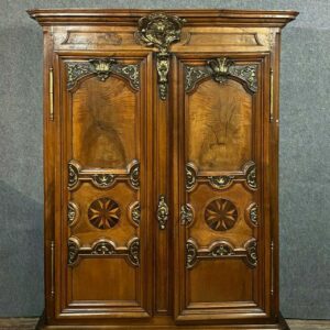 Kleiderschrank aus der Zeit Ludwigs XIII - Walnuss, Vergoldetes Holz, Intarsien / Intarsien - Um 1700