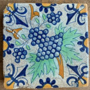 Antike Fliese mit Trauben (1) - Töpferware