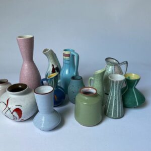 13 Vintage Vasen. Keramik. Bundesrepublik Deutschland, Scheurich, Ausland.